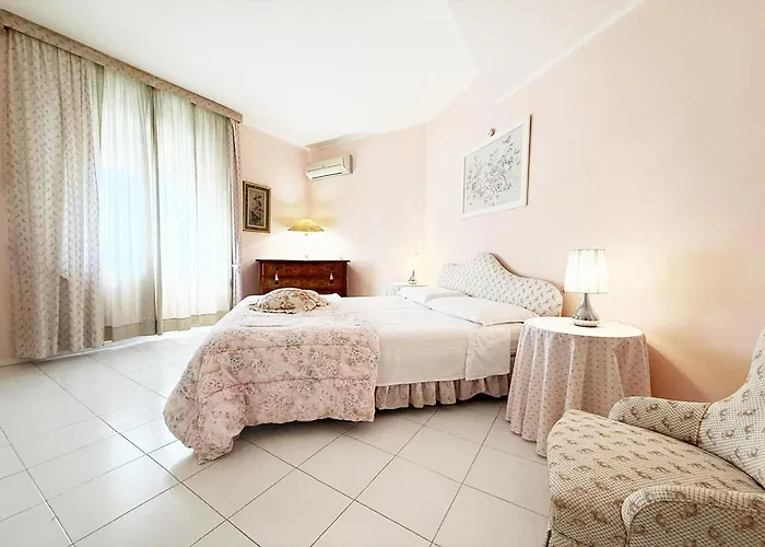 Apartment Laureliving Holiday Home Residenza Turati *
